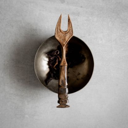 Image de Fourchette en noyer ou pique apéro Surrender