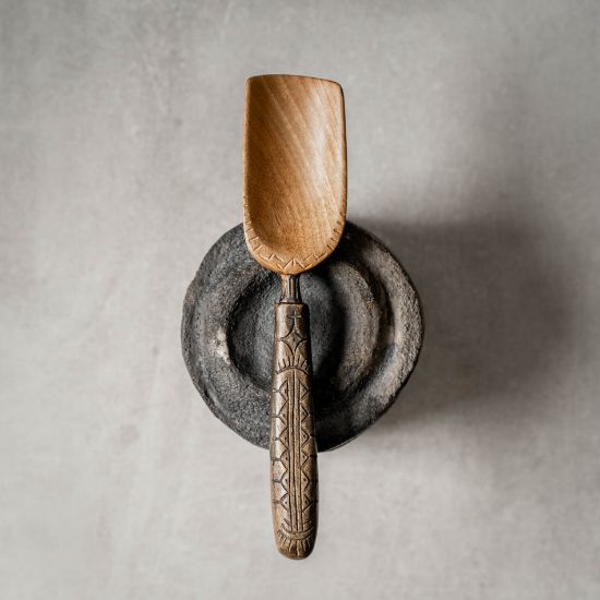 Image de Cuillère à épice en noyer Mandara