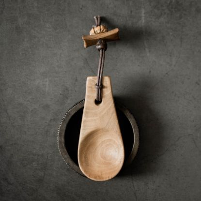 Image de Cuillère à épices en noyer Nomad