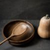 Image de Set d'ustensiles de cuisine en noyer et cuir Goa