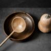 Image de Set d'ustensiles de cuisine en noyer et cuir Goa