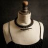 Image de Collier tribal torque pendentif en noyer Tiziri