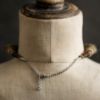 Image de Collier tribal torque talisman et crocs en érable Vaeliss