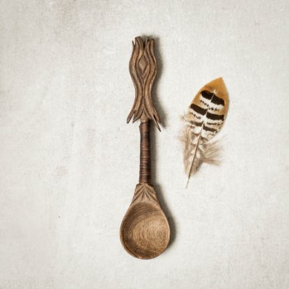 Image de Cuillère en noyer Ornements III