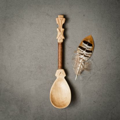 Image de Cuillère en noyer Ornements V