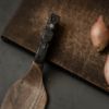 Image de Spatule de cuisine large en noyer karlka