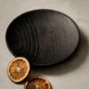 Image de Petite assiette en frêne brulé Wabi-Sabi