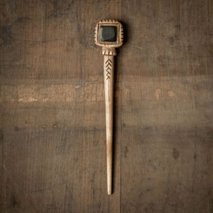 Agrandir l'image de Pic à cheveux en noyer et ébène Image de Pic à cheveux en noyer et ébène